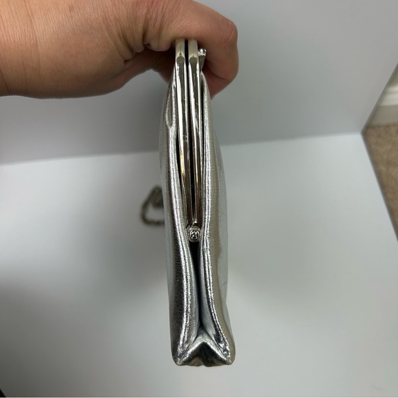 Vintage Silver shiny evening bag clutch or chain handle - Picture 12 of 12